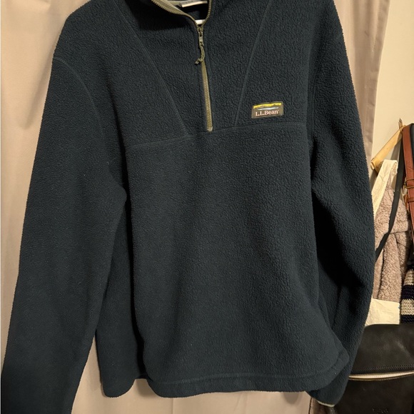 L.L. Bean Men's Dark Green pullover - Picture 1 of 4